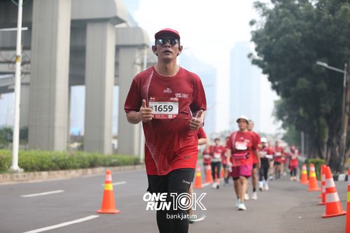 Race photo from ONE RUN 10 K