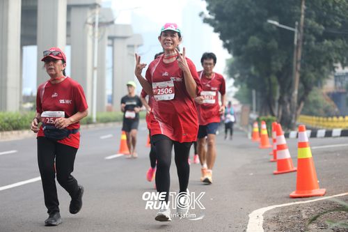 Race photo from ONE RUN 10 K