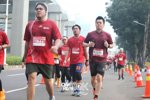 Race photo from ONE RUN 10 K