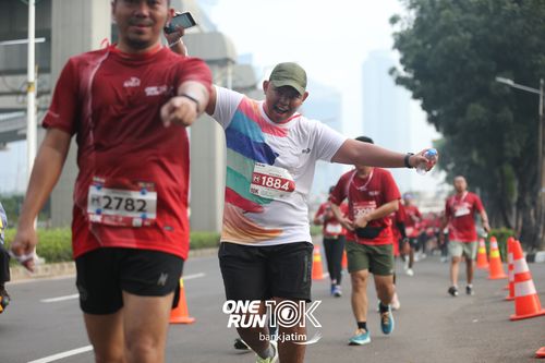 Race photo from ONE RUN 10 K