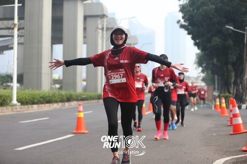 Race photo from ONE RUN 10 K