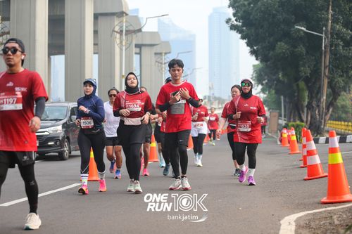 Race photo from ONE RUN 10 K