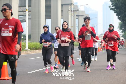Race photo from ONE RUN 10 K