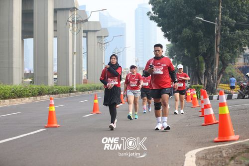 Race photo from ONE RUN 10 K