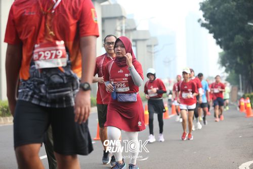 Race photo from ONE RUN 10 K
