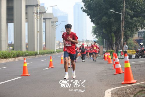 Race photo from ONE RUN 10 K