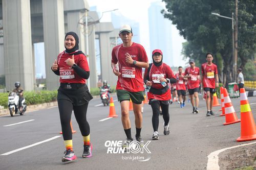 Race photo from ONE RUN 10 K