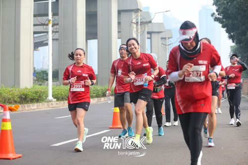 Race photo from ONE RUN 10 K