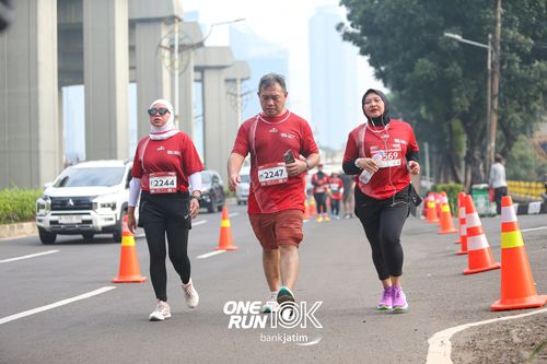 Race photo from ONE RUN 10 K