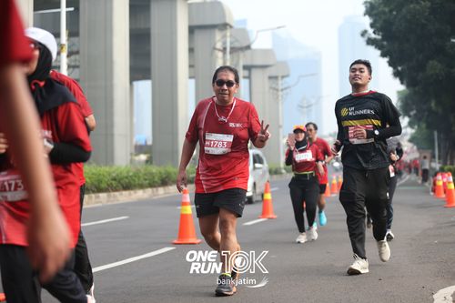 Race photo from ONE RUN 10 K