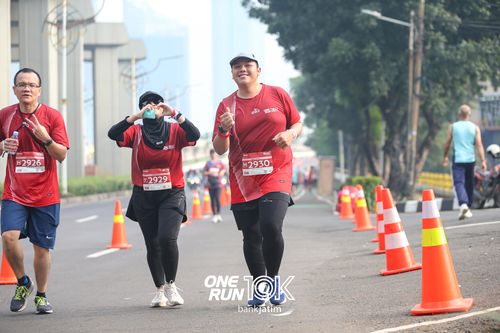 Race photo from ONE RUN 10 K