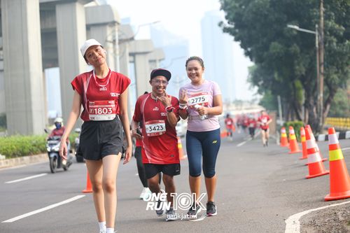 Race photo from ONE RUN 10 K