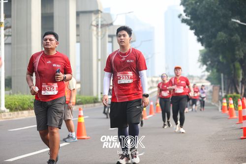 Race photo from ONE RUN 10 K