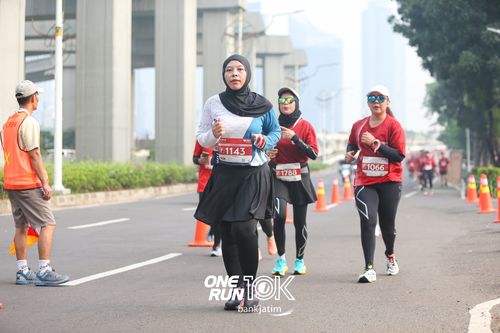 Race photo from ONE RUN 10 K