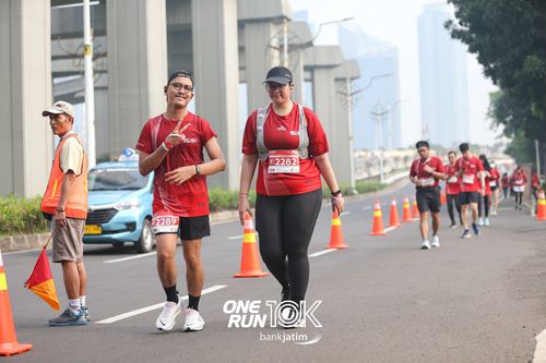 Race photo from ONE RUN 10 K