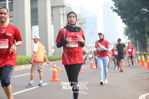Race photo from ONE RUN 10 K