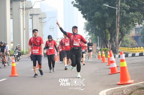 Race photo from ONE RUN 10 K