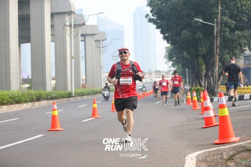 Race photo from ONE RUN 10 K