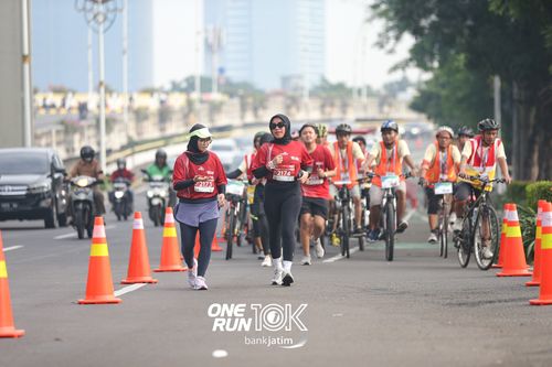 Race photo from ONE RUN 10 K