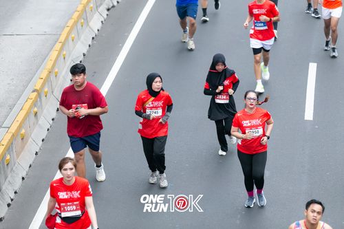 Race photo from ONE RUN 10K 2025