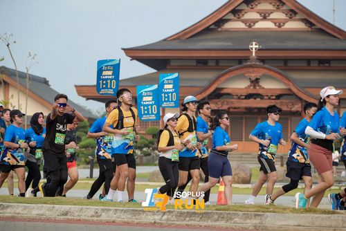 Race photo from ISOPlus Run 2024 Jakarta