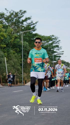 Race photo from Arutmin Borneo Run 2024