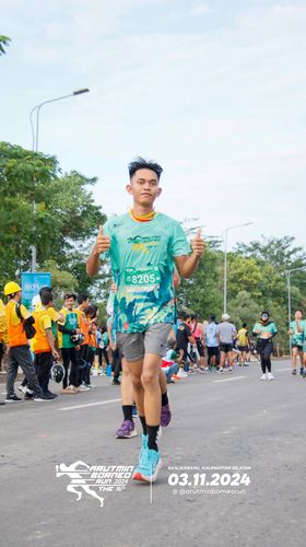 Race photo from Arutmin Borneo Run 2024