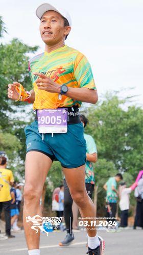Race photo from Arutmin Borneo Run 2024