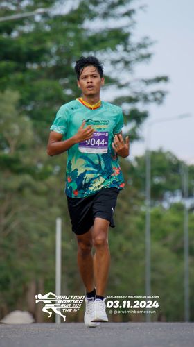 Race photo from Arutmin Borneo Run 2024