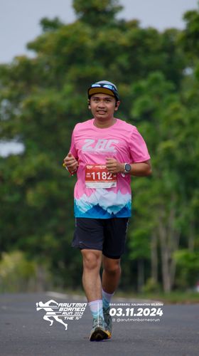 Race photo from Arutmin Borneo Run 2024