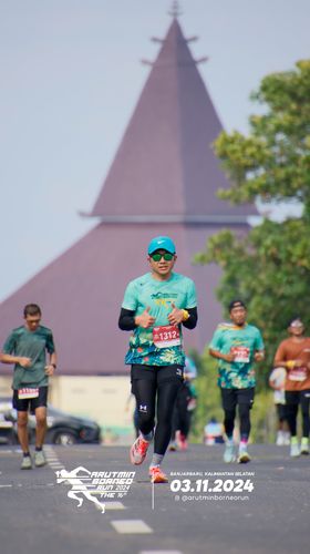 Race photo from Arutmin Borneo Run 2024