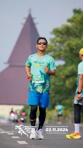 Race photo from Arutmin Borneo Run 2024