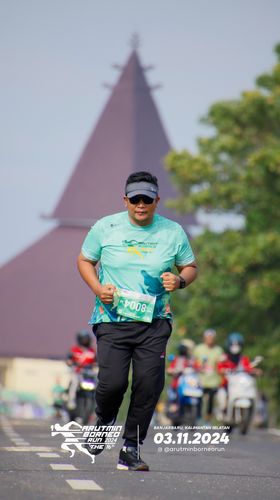 Race photo from Arutmin Borneo Run 2024
