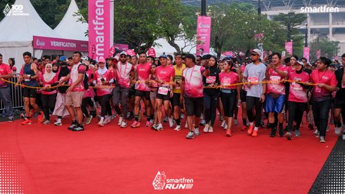 Race photo from Smartfren Run 2025 