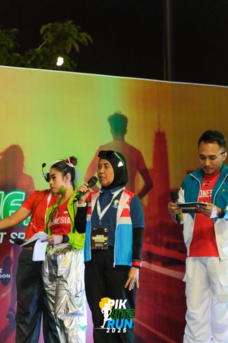 Race photo from PIK NITE RUN 2025