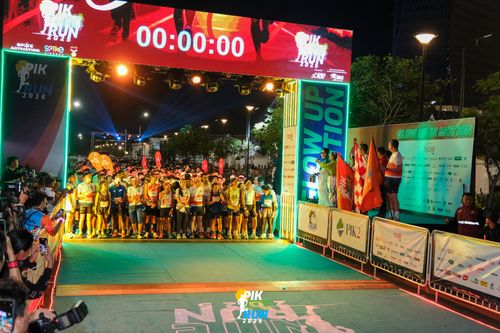 Race photo from PIK NITE RUN 2025