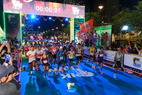 Race photo from PIK NITE RUN 2025