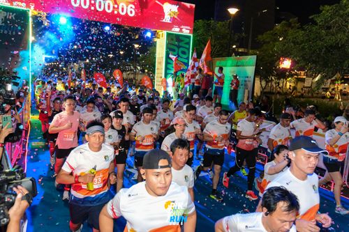 Race photo from PIK NITE RUN 2025