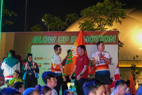 Race photo from PIK NITE RUN 2025