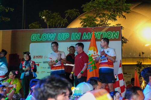 Race photo from PIK NITE RUN 2025