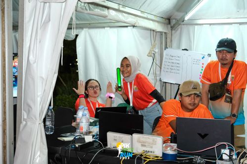 Race photo from PIK NITE RUN 2025