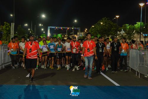 Race photo from PIK NITE RUN 2025