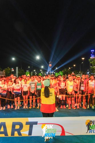 Race photo from PIK NITE RUN 2025