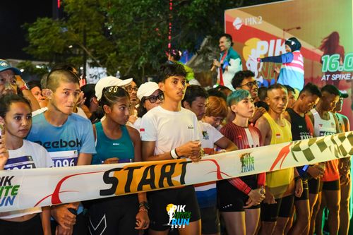 Race photo from PIK NITE RUN 2025