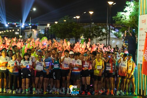 Race photo from PIK NITE RUN 2025
