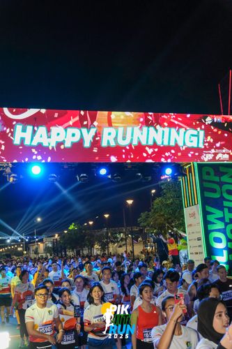 Race photo from PIK NITE RUN 2025