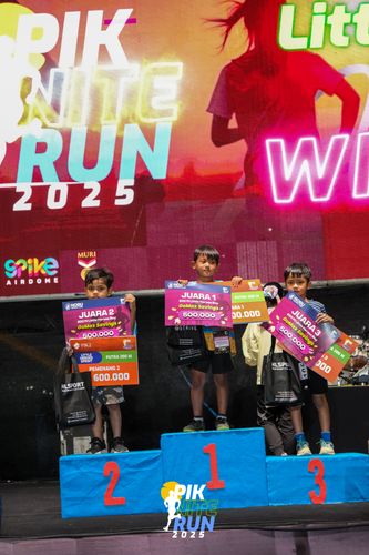 Race photo from PIK NITE RUN 2025