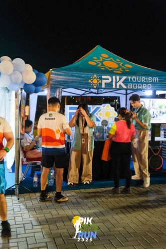 Race photo from PIK NITE RUN 2025