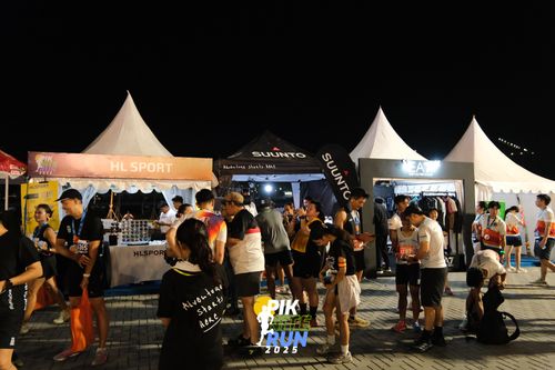 Race photo from PIK NITE RUN 2025