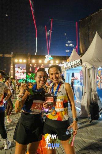 Race photo from PIK NITE RUN 2025